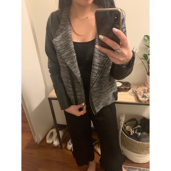 Tweed blazer with faux leather sleeves - Picture 5 of 5